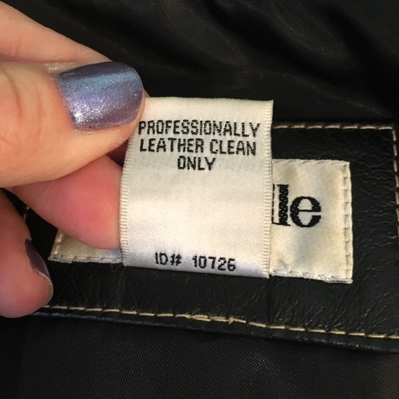 Bagatelle black leather jacket - Picture 9 of 11